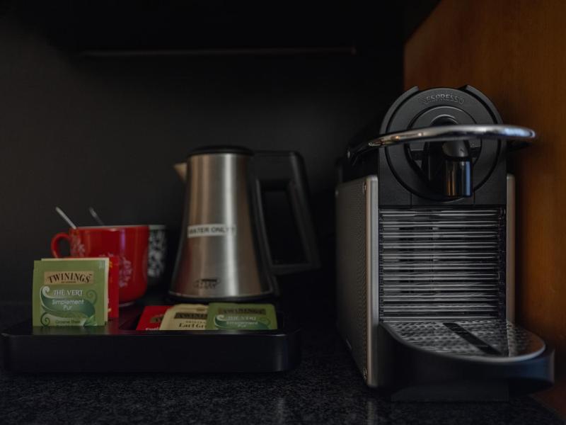 Classic Twin Room image 4