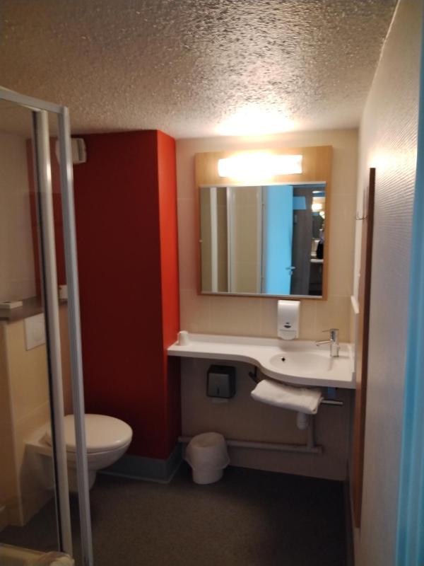 Standard Triple Room image 3