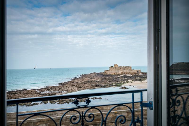 Superior Sea View Room image 1