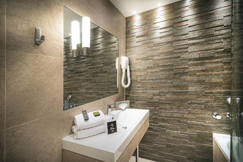 Prestige Double or Twin Room image 4
