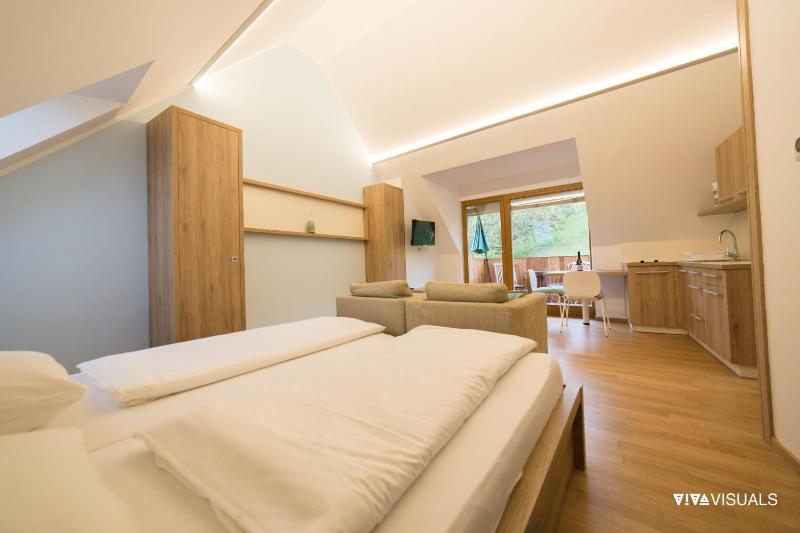 Apartment with Balcony and Garden View image 4