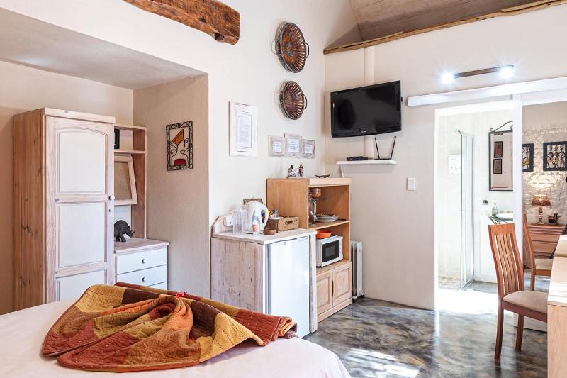 Glenda's Guest Suites - image 7