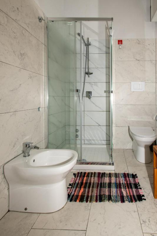 Small Double Room image 4