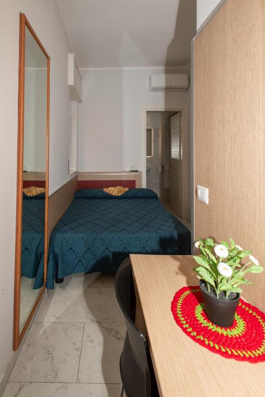 Small Double Room image 1