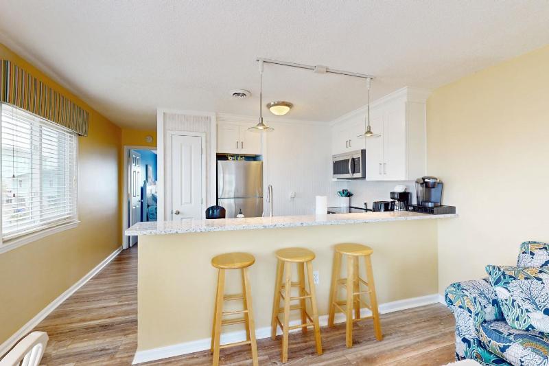 CB05 Cozy Carolina Beach Condo - image 18