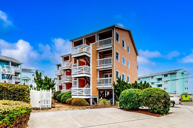 CB05 Cozy Carolina Beach Condo - image 13
