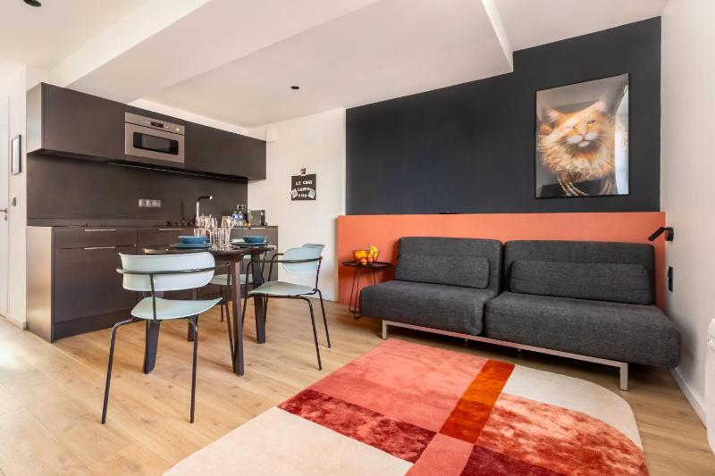 One-Bedroom Premium Apartment image 1