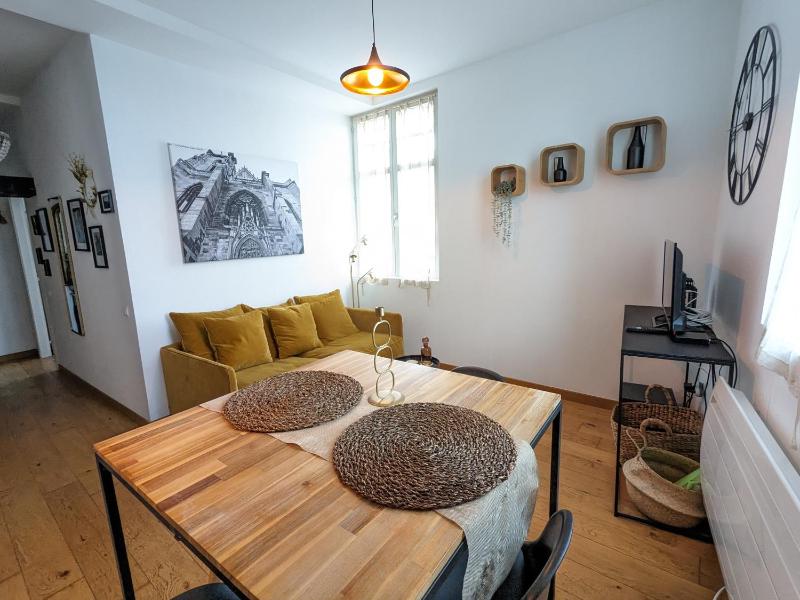 Appartement Place de la Cath' avec Parking - image 3