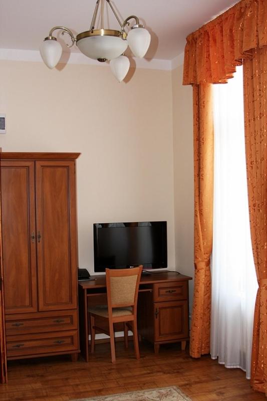 Double or Twin Room image 4