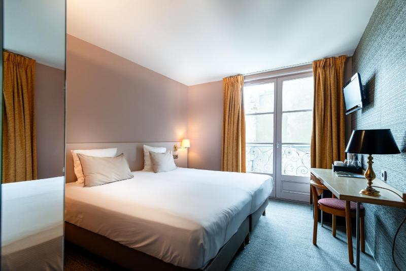 Standard Double or Twin Room with Partial Sea View image 1