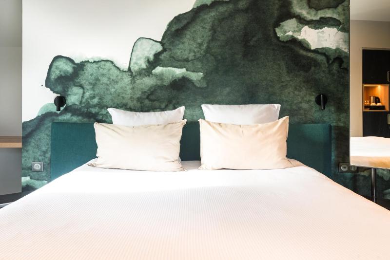 Superior Double or Twin Room image 4