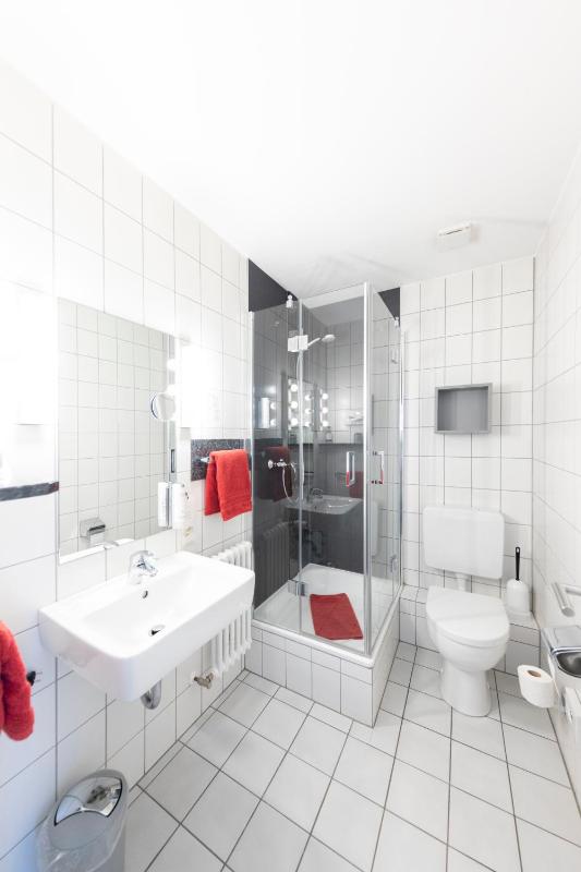 Standard Single Room image 4