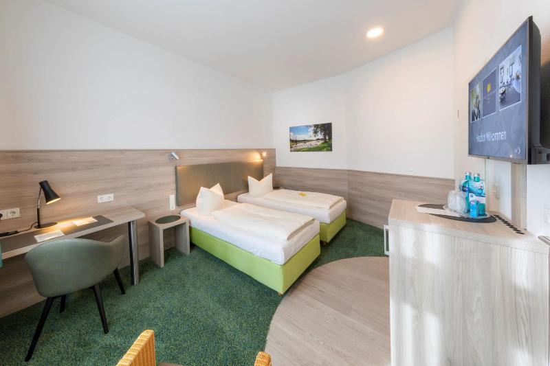 Standard Double or Twin Room image 4