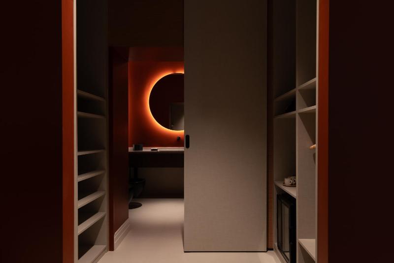 Suite with City View image 2