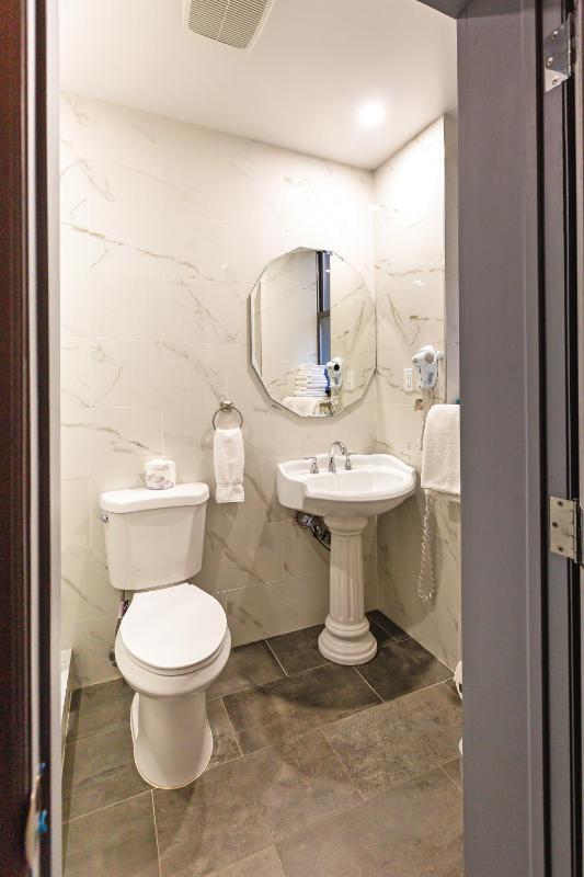 Hotel St. James - image 7
