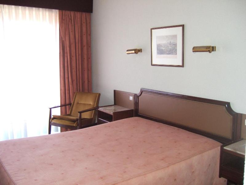 Standard Double Room image 2
