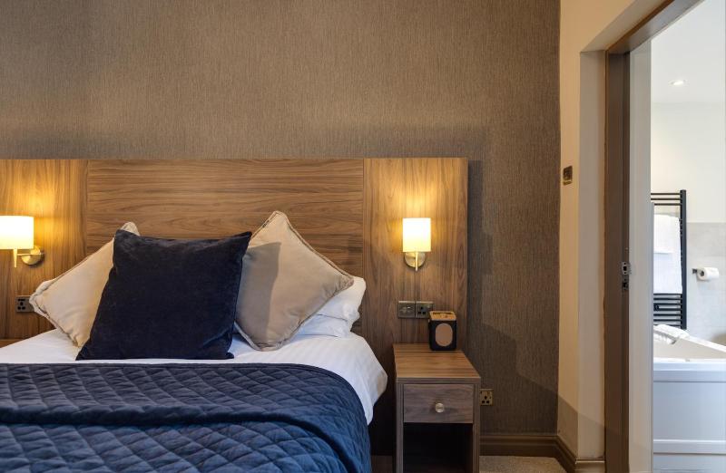 Standard Double Room image 4