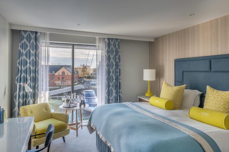 Standard Double Room image 3
