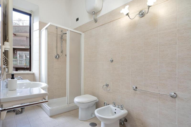 Superior Triple Room image 4
