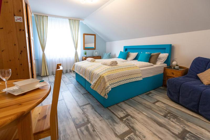 Standard Queen Room image 1