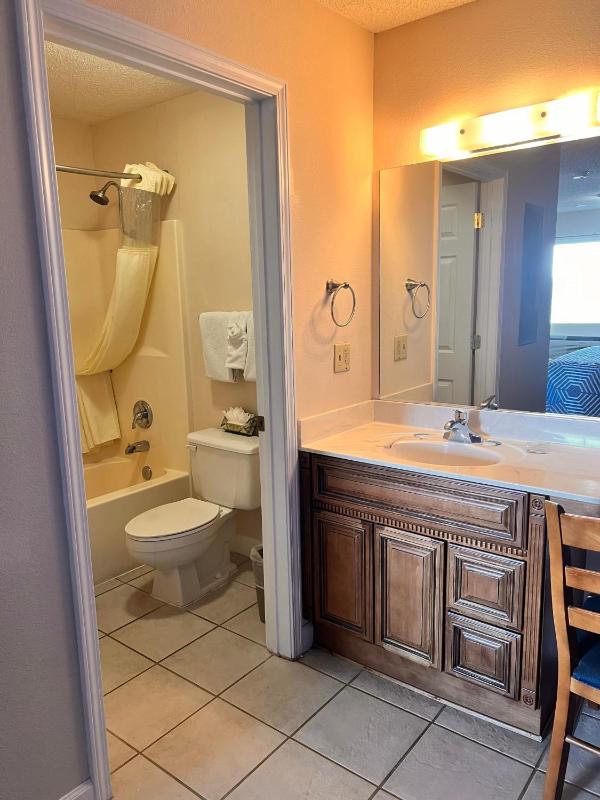 One-Bedroom King Suite - Non-Smoking image 2