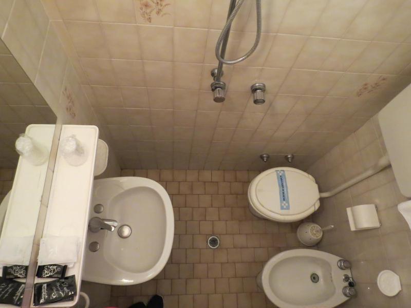 Economy Double or Twin Room image 2