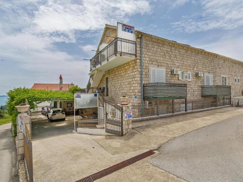 Apartments and rooms with a swimming pool Mlini Dubrovnik - 22386 - image 1