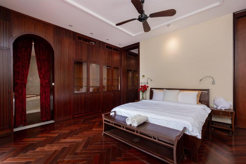 OrangeBlue villa near Beach Pool free Vung Tau Vietnam - image 5