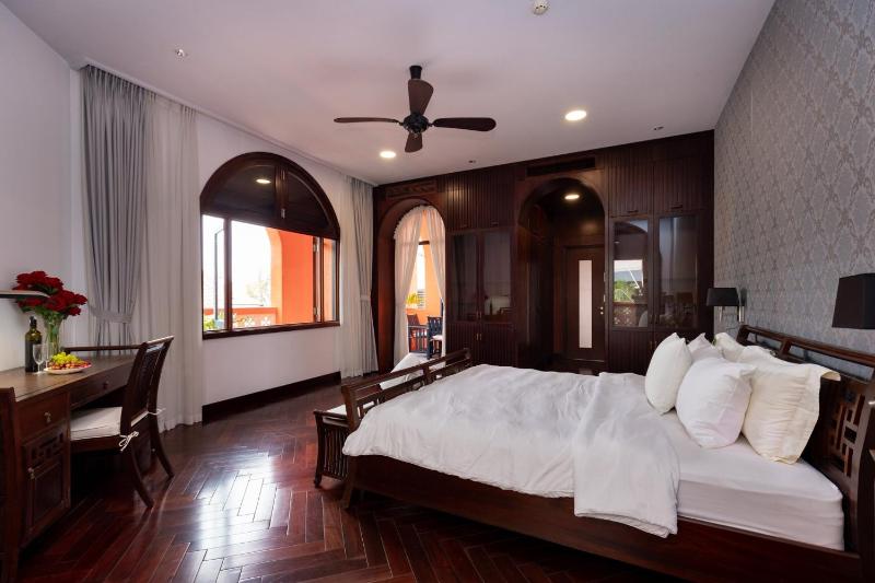 OrangeBlue villa near Beach Pool free Vung Tau Vietnam - image 23