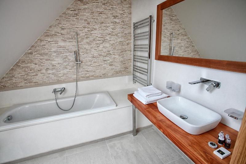 Double Room in the Attic image 3