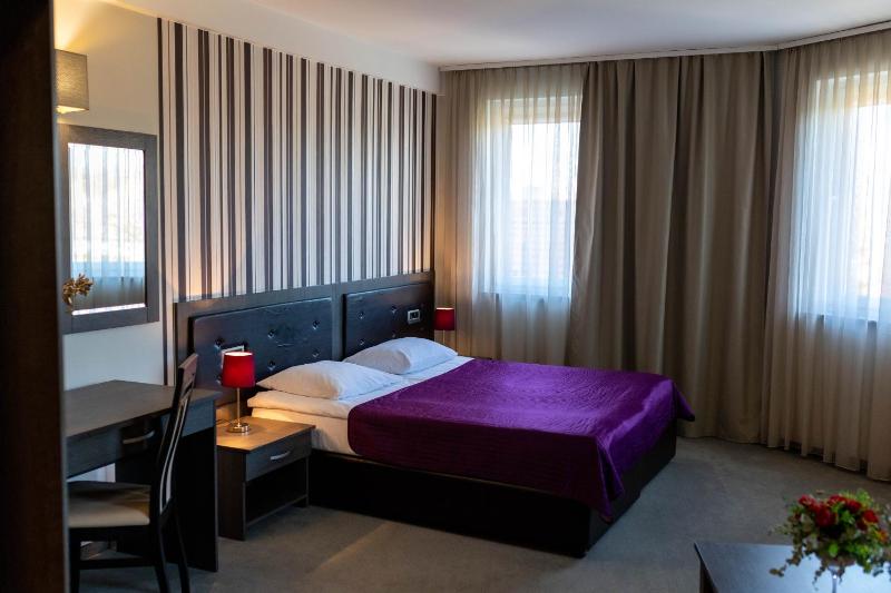 Comfort Double or Twin Room image 4
