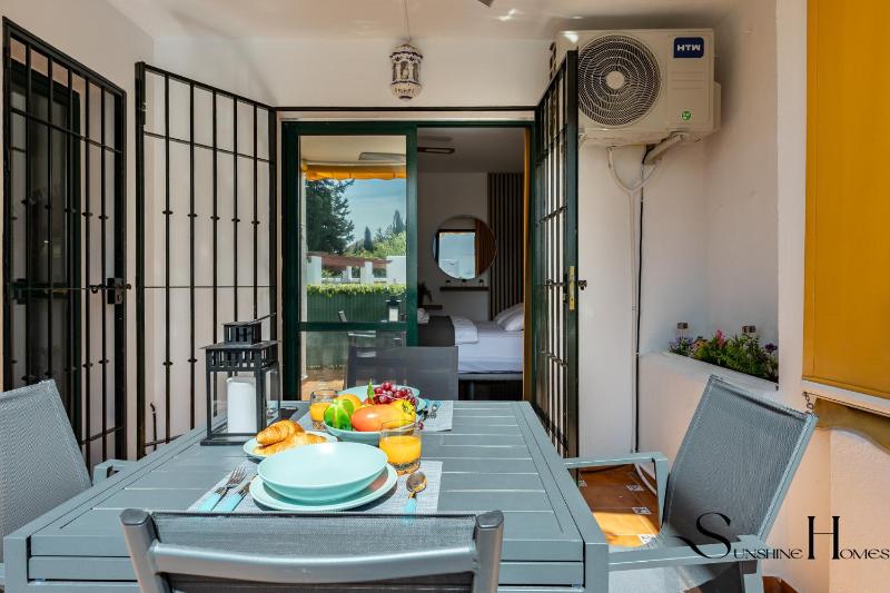 Poolside 2 Bedroom Retreat - image 29