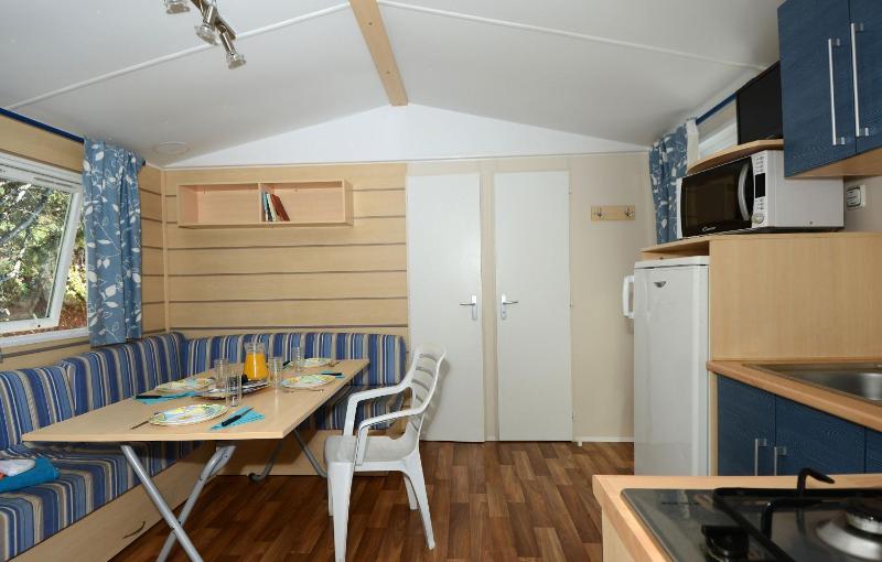 Mobile Home (6 Adults) image 4