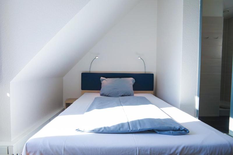 Single Room image 1