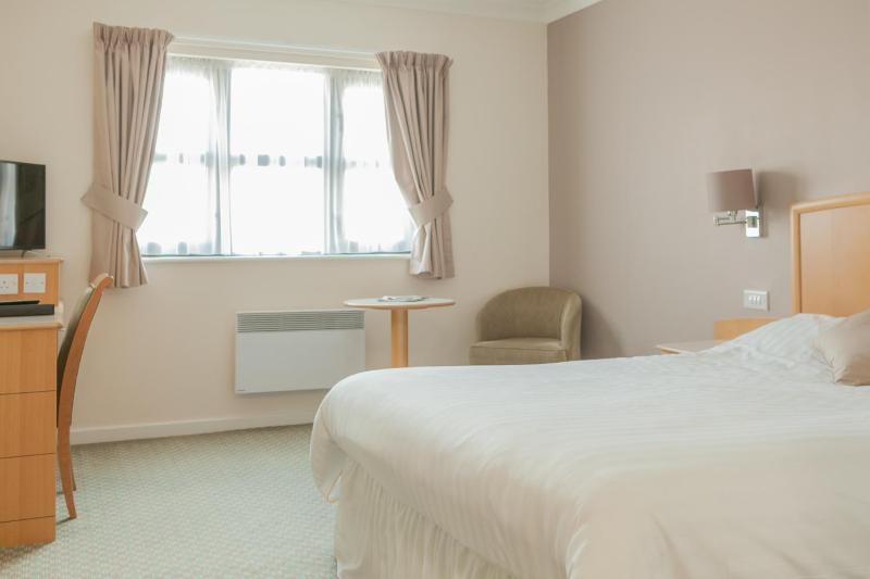 Double Room image 3
