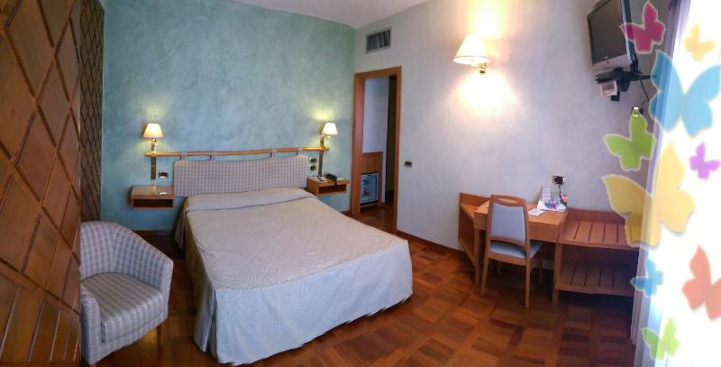 Double Room (1 Adult) image 2