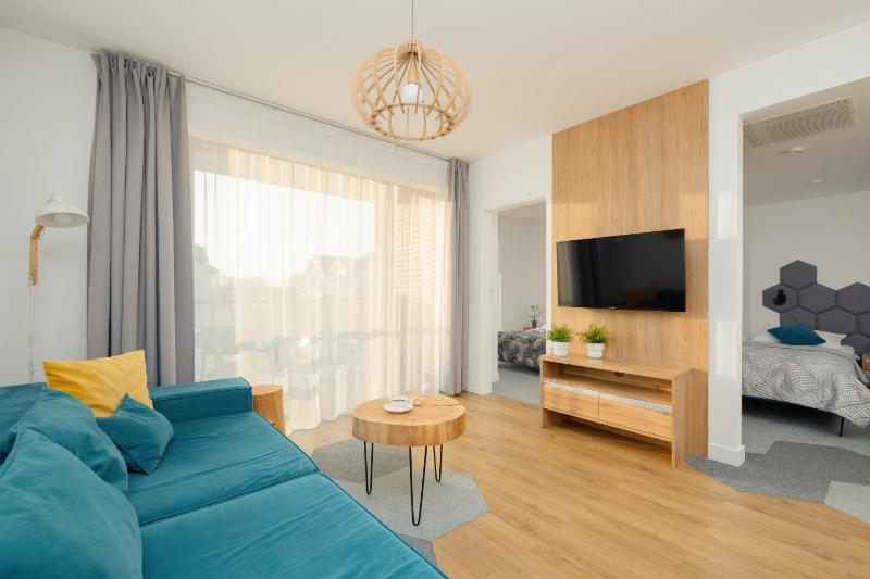 Marynarska Modern Apartment with Parking by Noclegi Renters - image 14