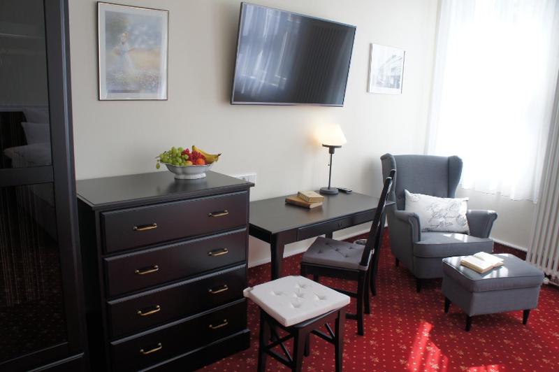 Deluxe Double Room image 2