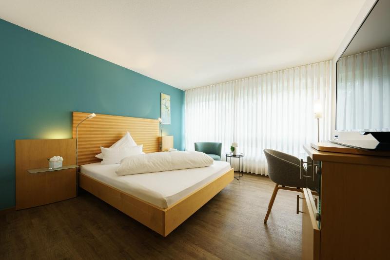 Double Room image 3