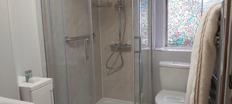 Single Room image 3