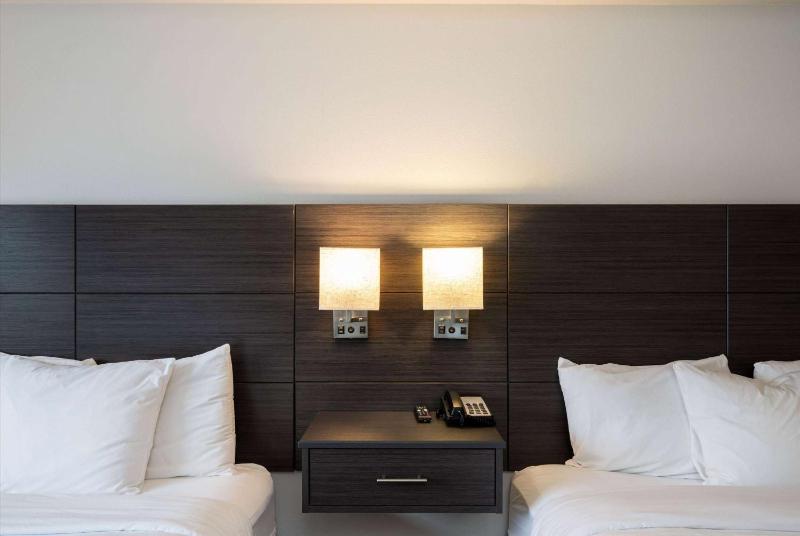 Double Room with Two Double Beds - Non-Smoking