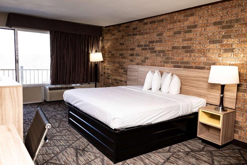 King Room - Non-Smoking image 2