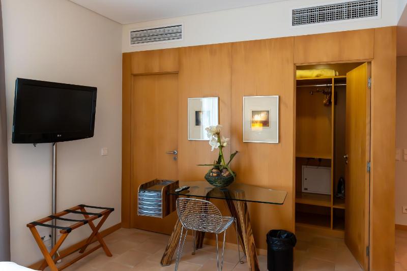 Deluxe Two-Bedroom Villa image 3