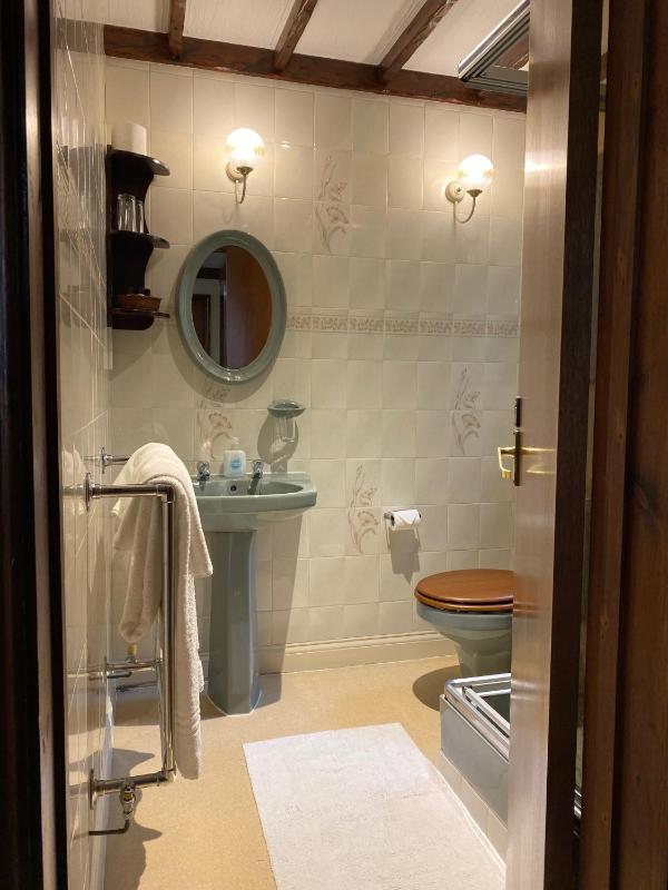 Double Room image 3