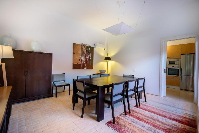 Deluxe Three-Bedroom Villa image 4