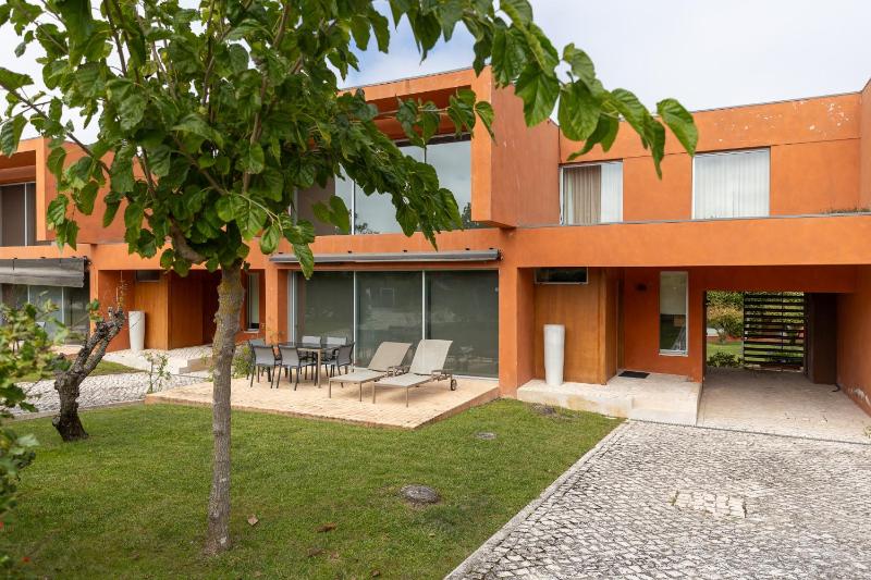 Deluxe Three-Bedroom Villa image 3