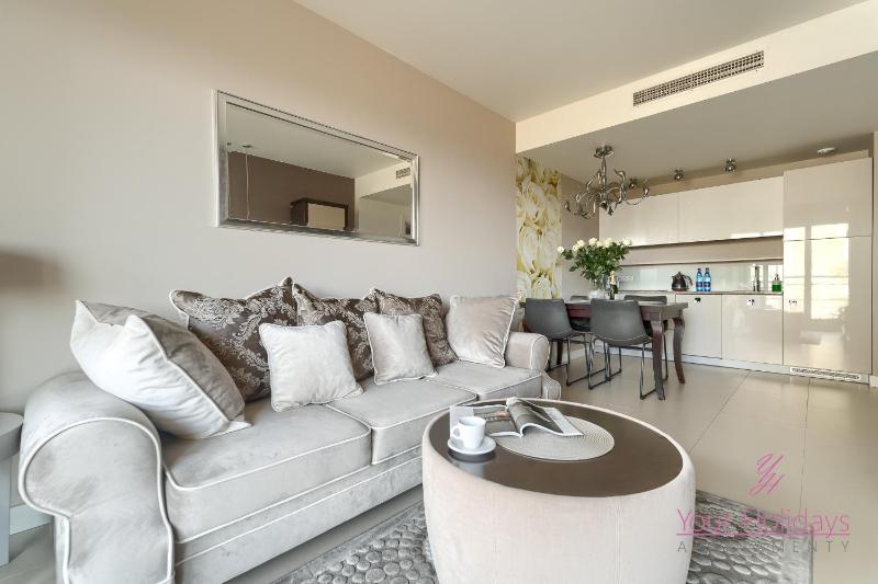 Apartment with Sea View image 1