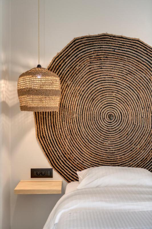 Standard Twin Room image 4