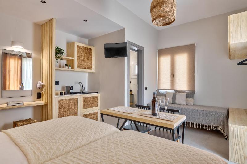 Standard Twin Room image 2