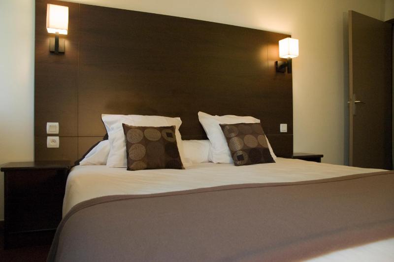 Family Room image 1